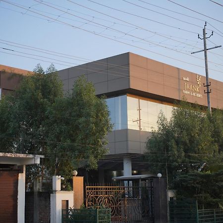 Jaanki Farms & Resorts Jorhāt Exterior foto